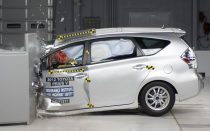 2013 Toyota Prius V IIHS Test