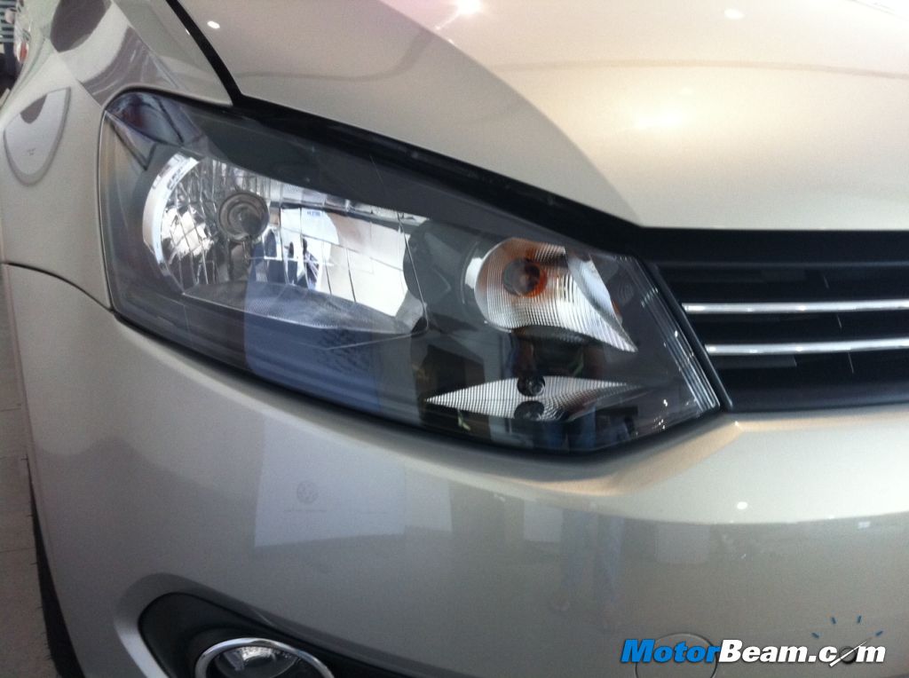 2013 Volkswagen Vento Headlight
