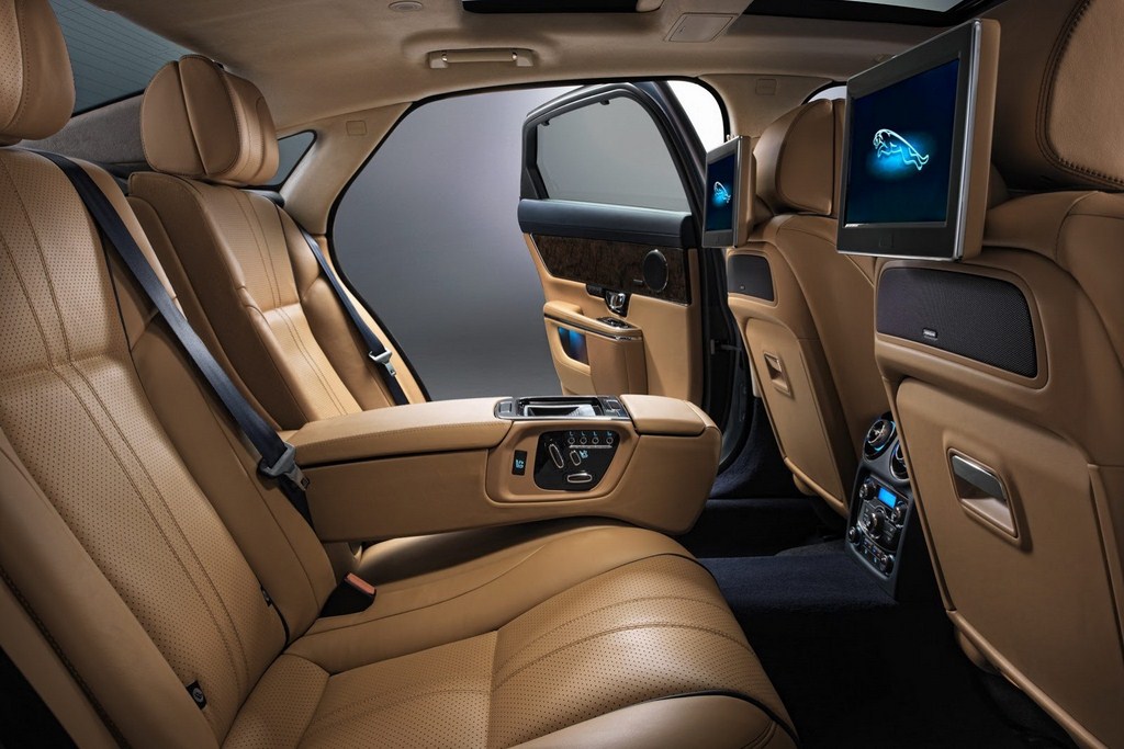2014 Jaguar XJ Interior