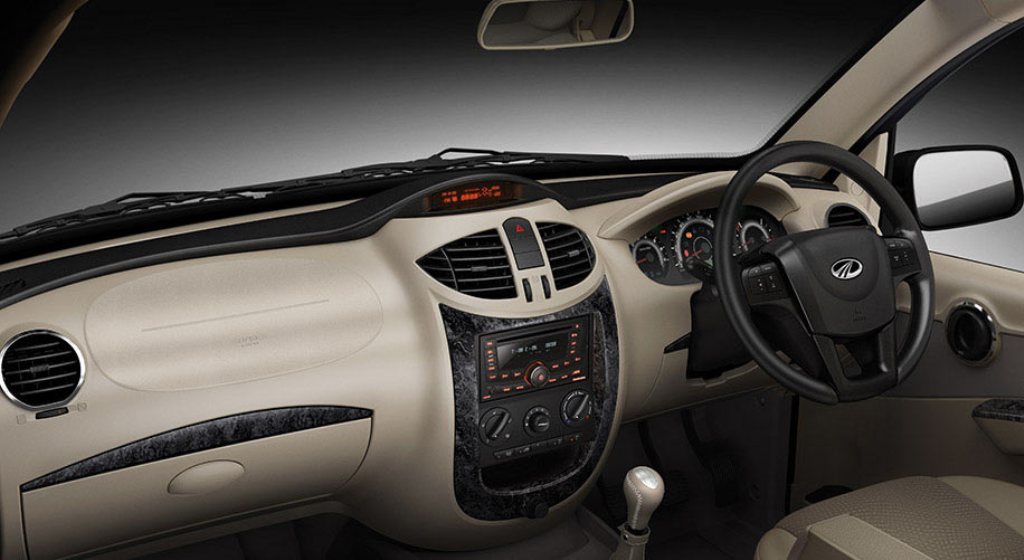 2014 Mahindra Xylo Interiors