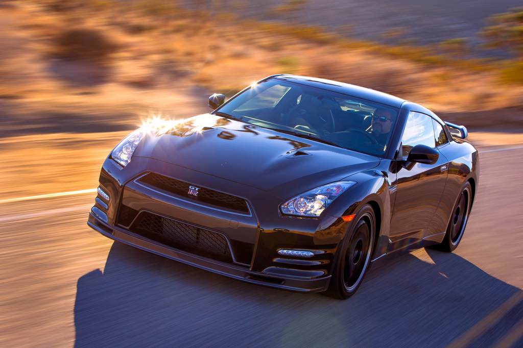 2014 Nissan GT-R Track Edition left