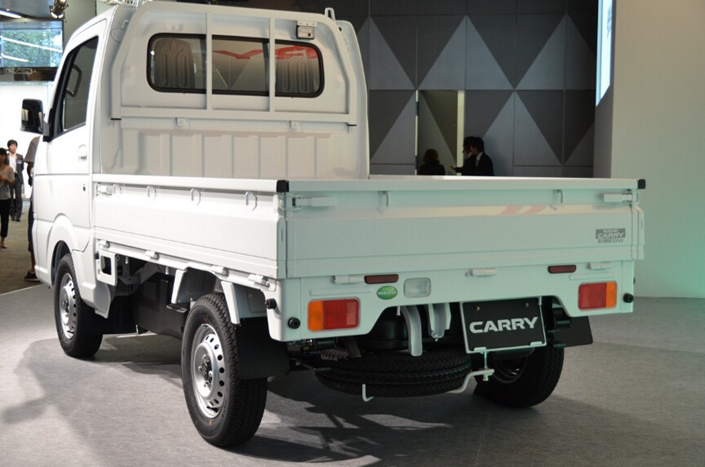 2014 Suzuki Carry Rear Profile