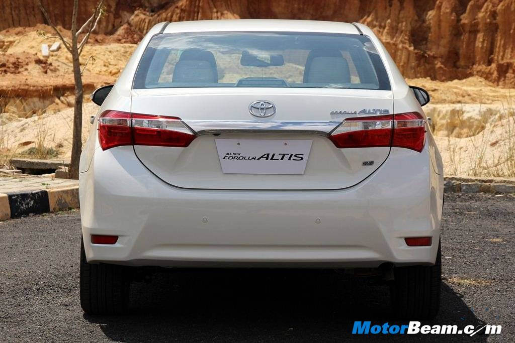 2014 Toyota Corolla Altis Review