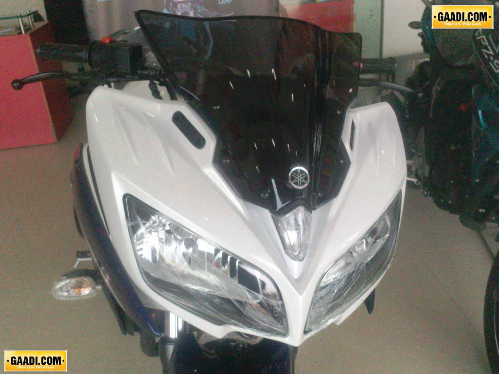 2014 Yamaha Fazer FI 2.0 Spy Shot Headlight