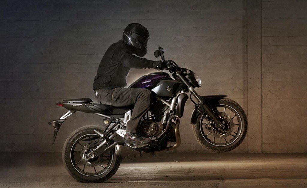 2014 Yamaha MT-07 Wheelie