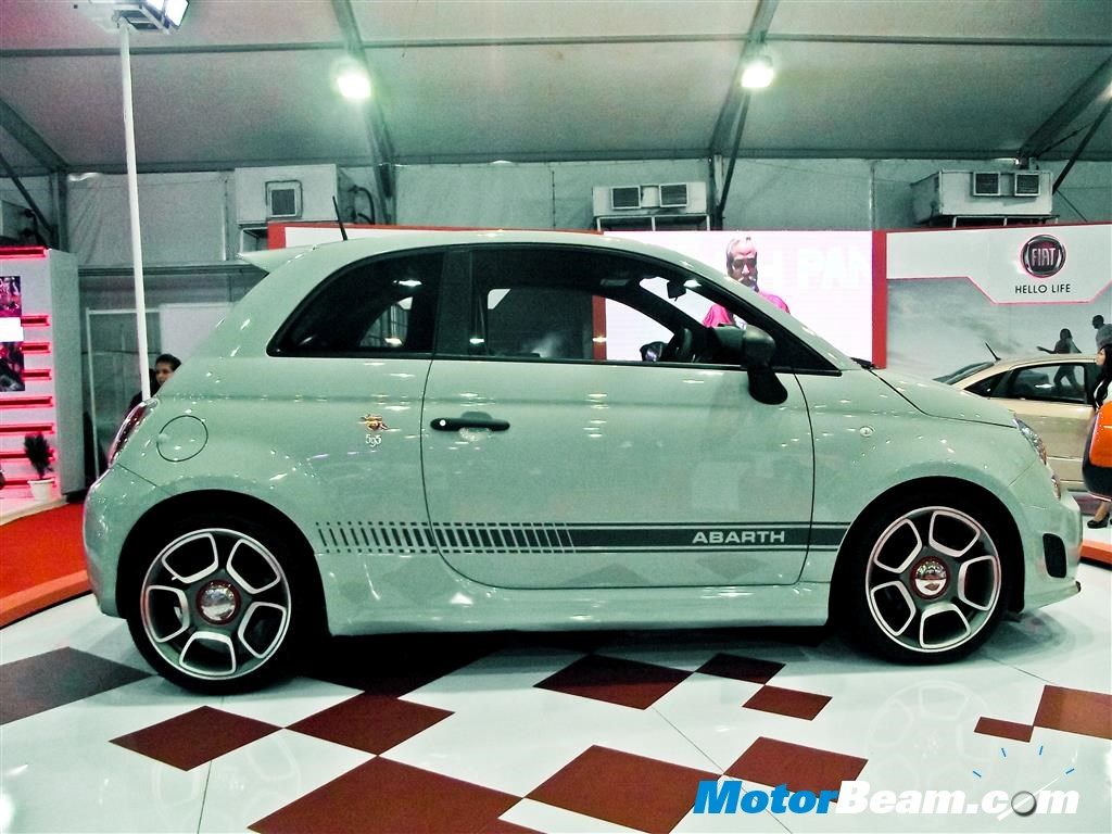2015 Abarth 595 Competizione Debut Side