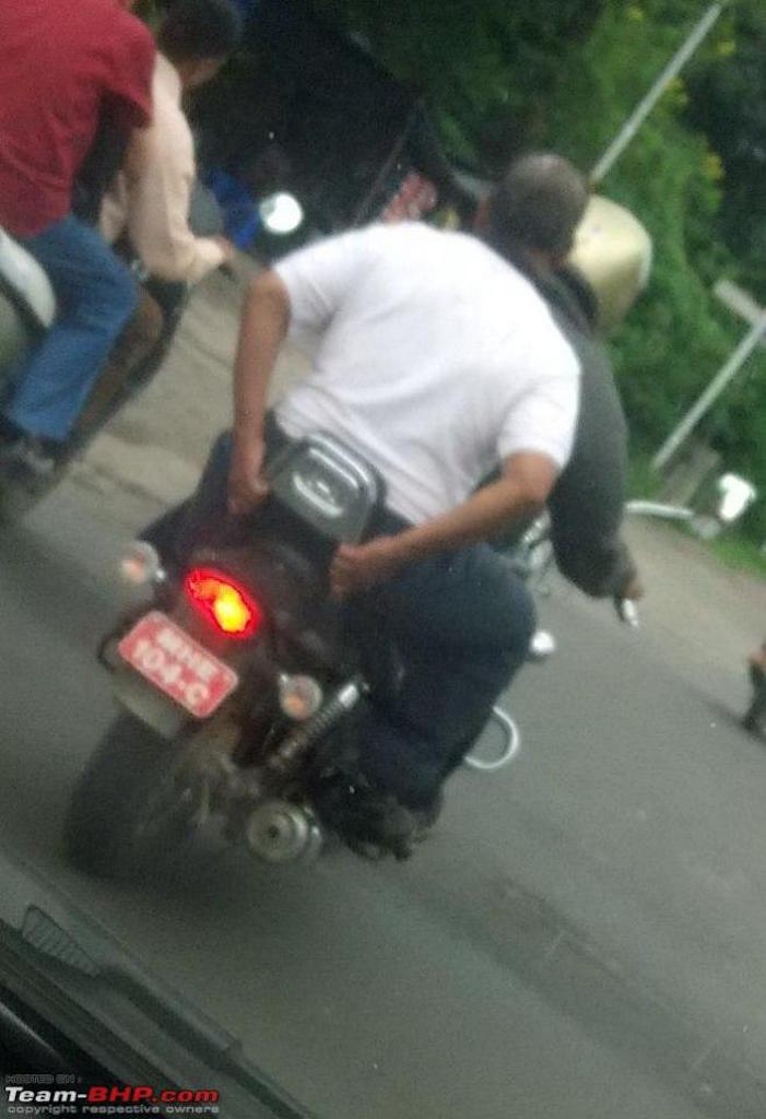 2015 Bajaj Avenger 220 Spied