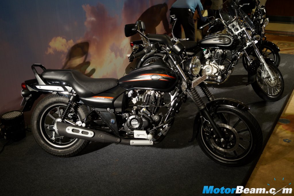 2015 Bajaj Avenger Street 220 Side
