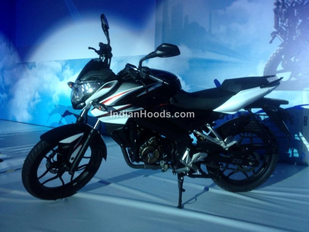 2015 Bajaj Pulsar 150 Showcase Details