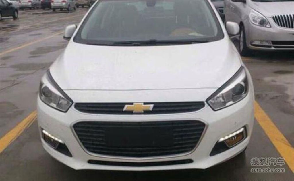 2015 Chevrolet Cruze Spy Shot Front