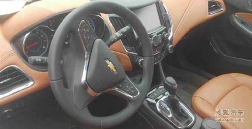 2015 Chevrolet Cruze Spy Shot Interior