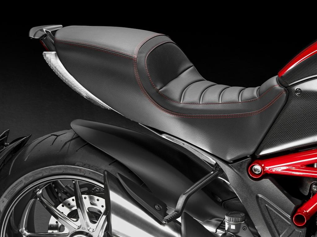 2015 Ducati Diavel Seats