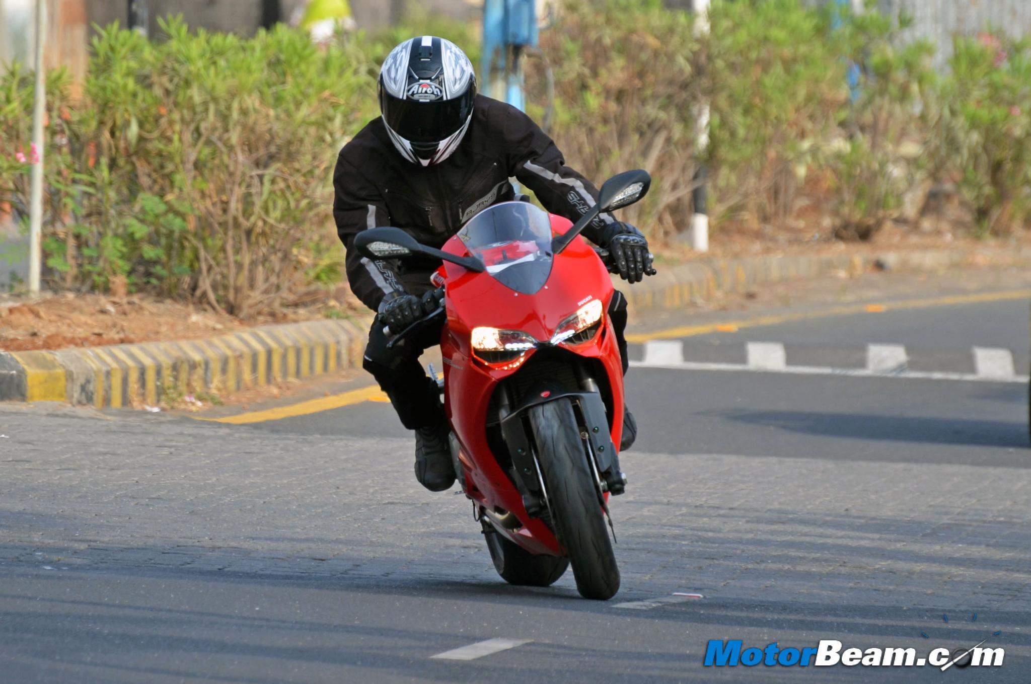 2015 Ducati Panigale 899 Review