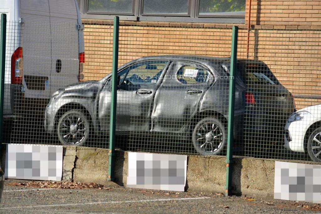 2015 Fiat 500X Spy Shot Doors