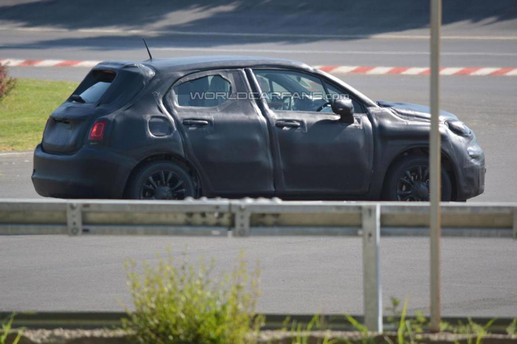 2015 Fiat 500X Spy Shot Side