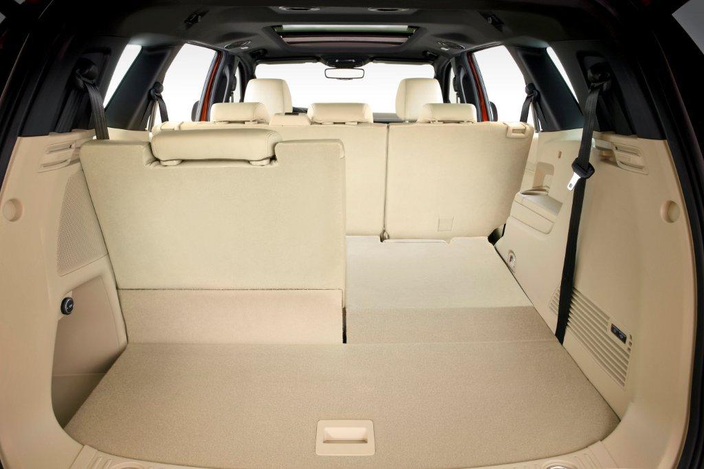 2015 Ford Endeavour Boot
