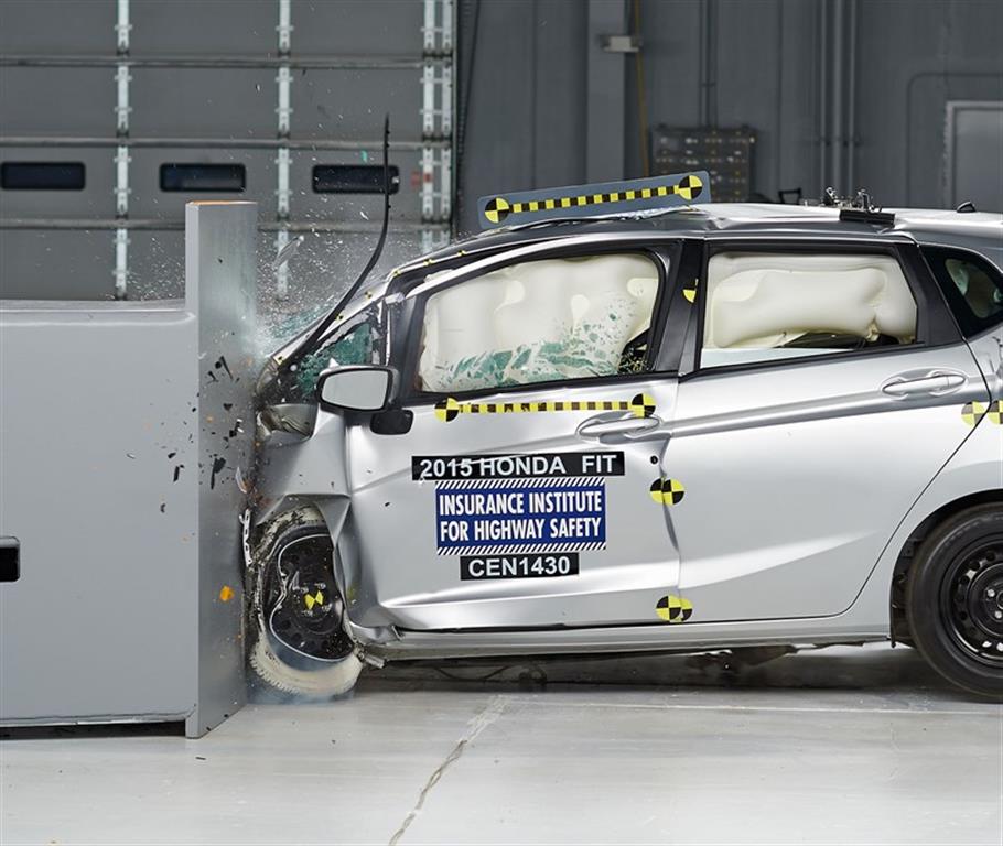 2015 Honda Jazz IIHS Safety Test