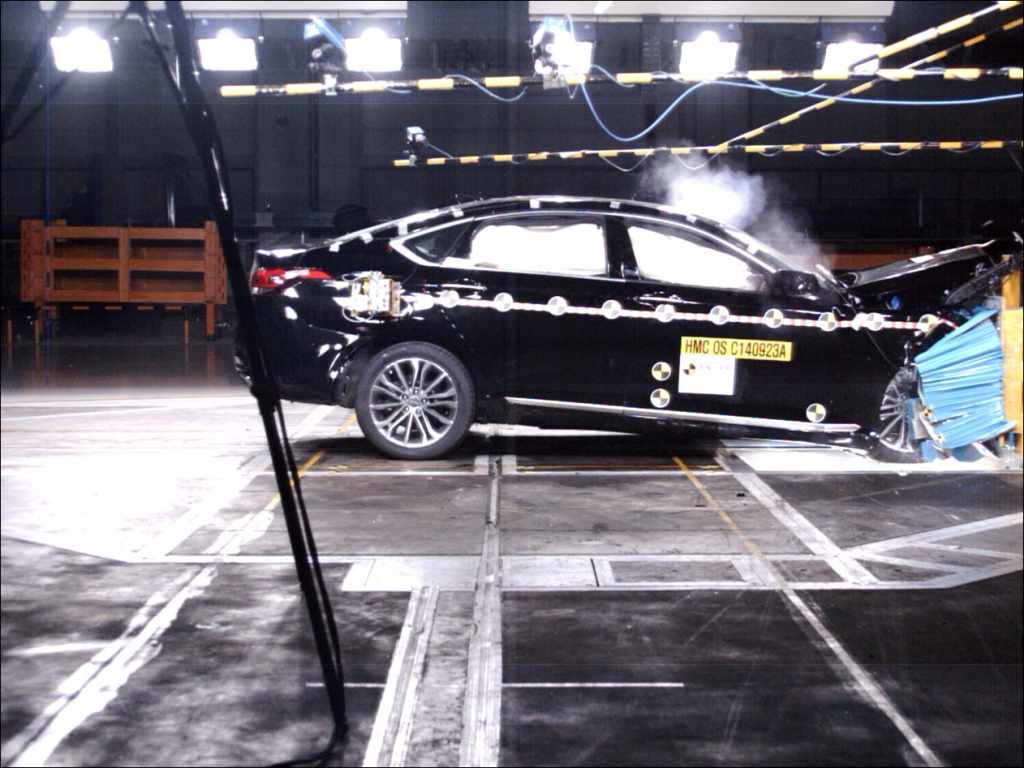 2015 Hyundai Genesis ANCAP Safety Test
