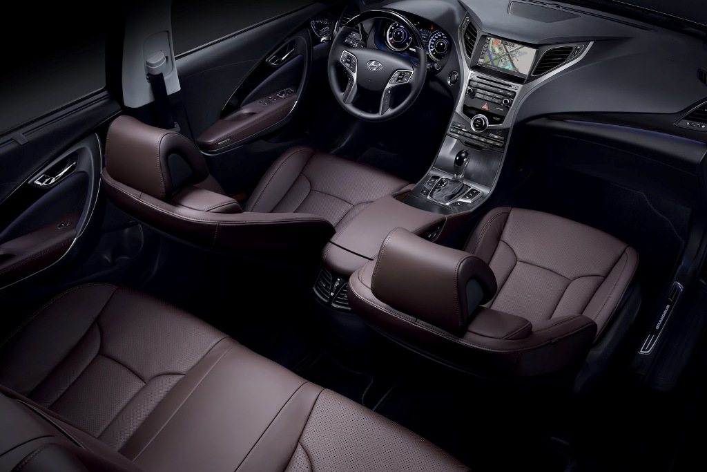 2015 Hyundai Grandeur Interior