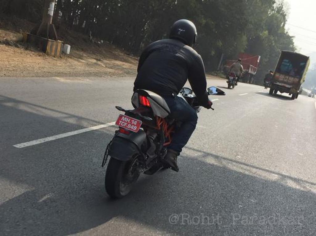 2015 KTM RC 200 Spied