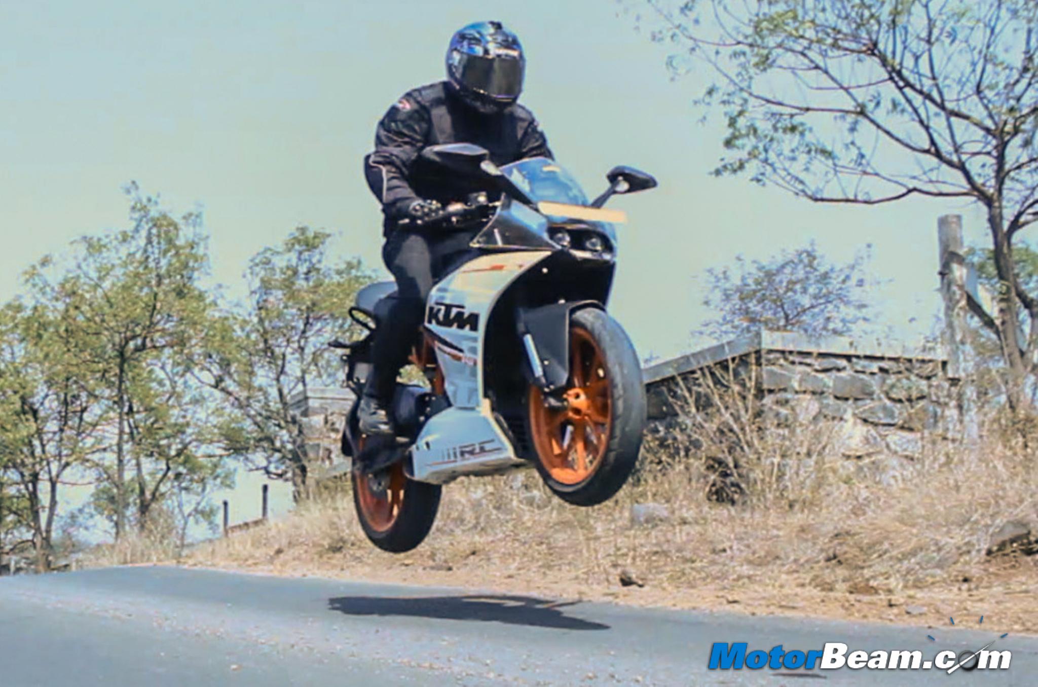 2015 KTM RC 390 Jump