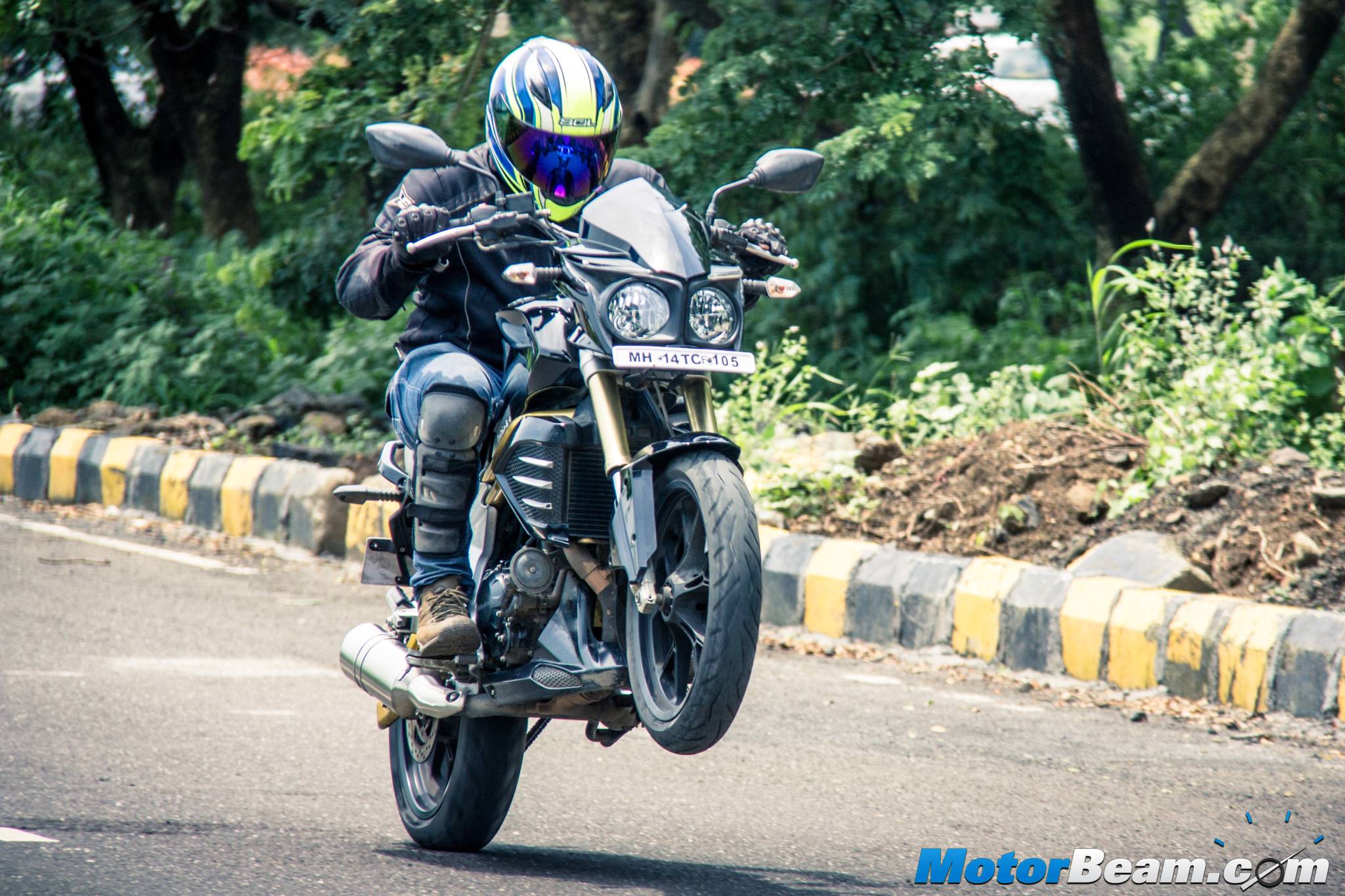 2015 Mahindra Mojo Review