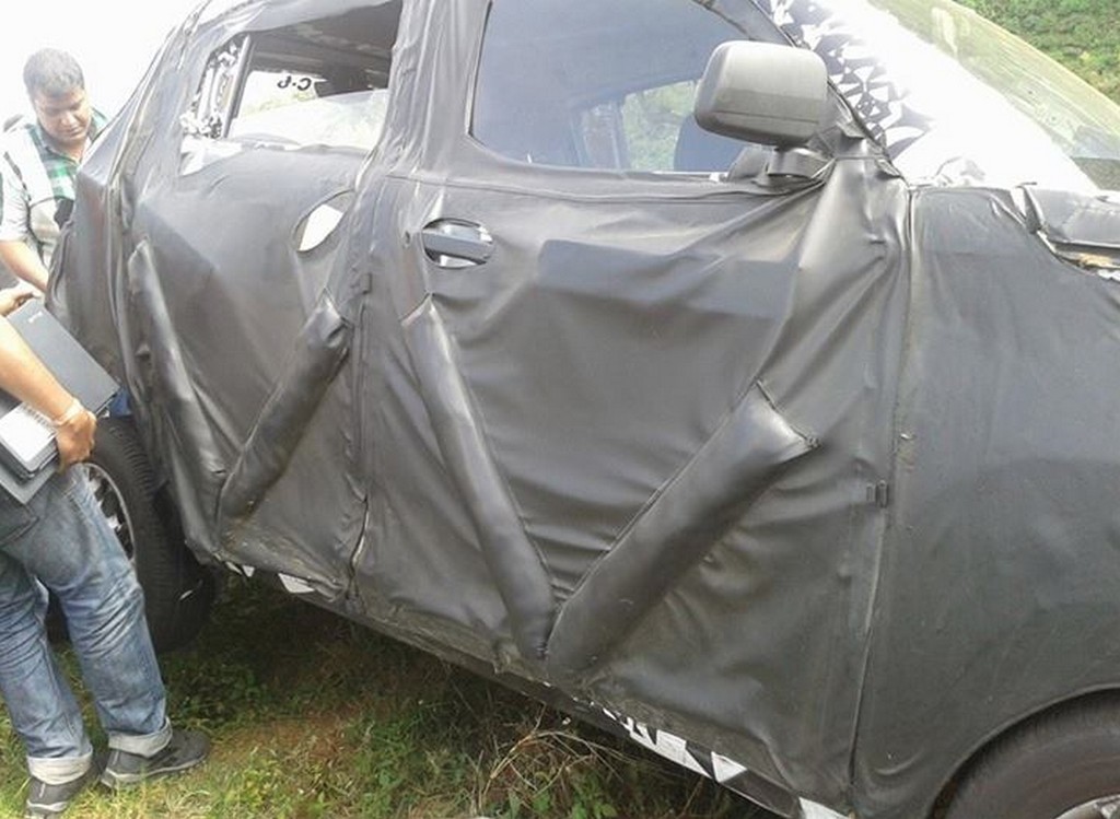 2015 Mahindra S101 Testmule Crash Side
