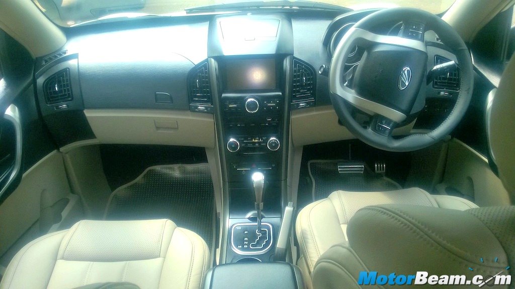 2015 Mahindra XUV500 Automatic Interior