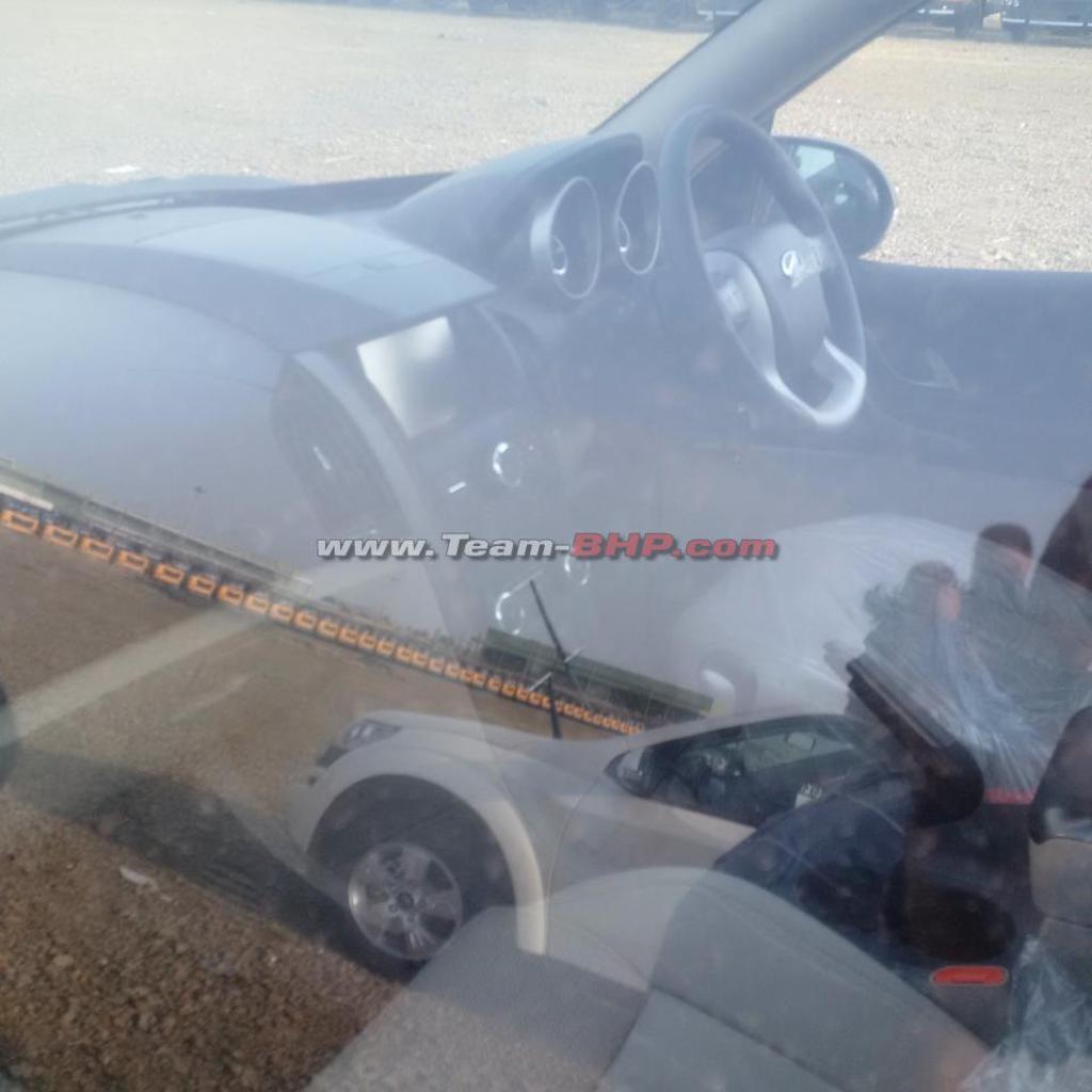 2015 Mahindra XUV500 Facelift Changes