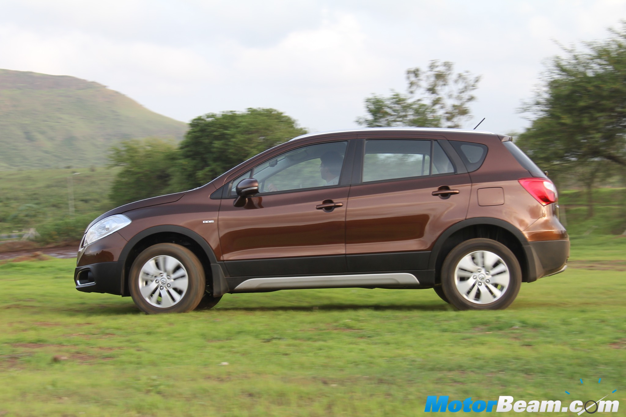 2015 Maruti S-Cross Side View