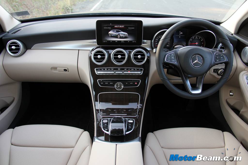 2015 Mercedes C-Class Dashboard