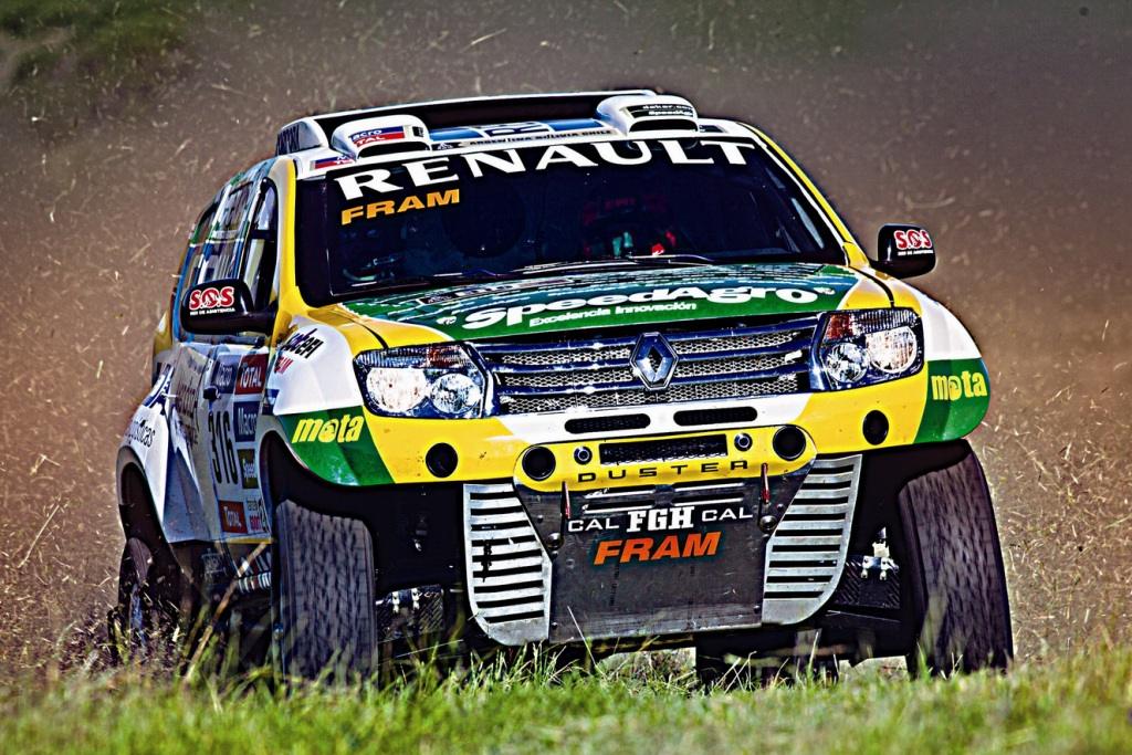 2015 Renault Duster Dakar Rally V8 Engines