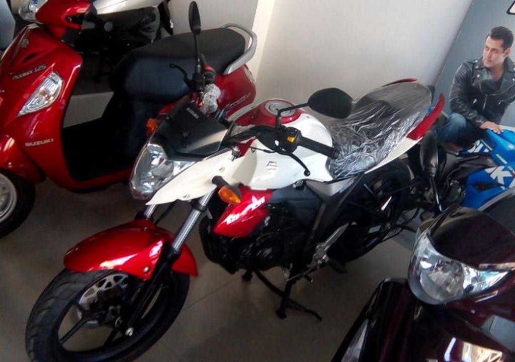 2015 Suzuki Gixxer Dual Tone