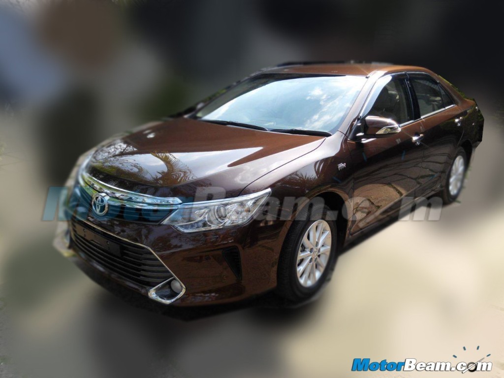 2015 Toyota Camry Facelift India Spotted