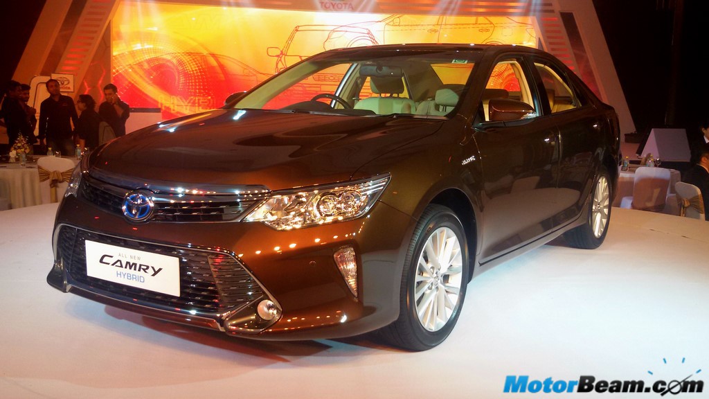 2015 Toyota Camry Hybrid Exteriors