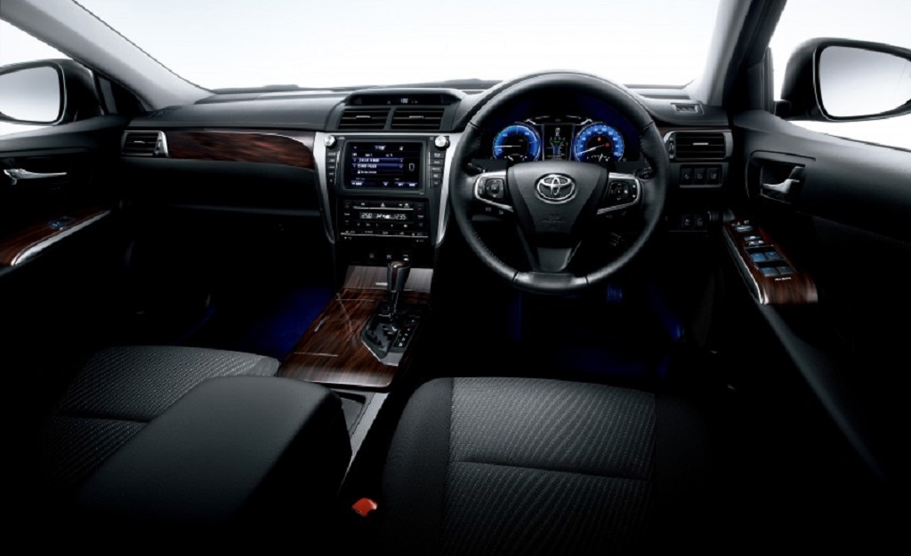 2015 Toyota Camry Hybrid Facelift Interior