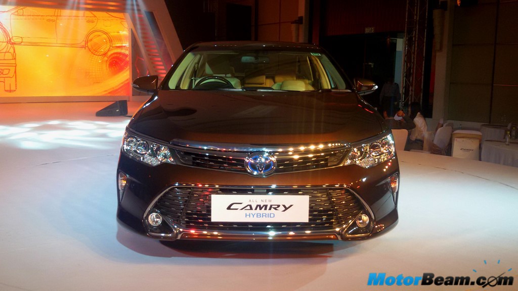 2015 Toyota Camry Hybrid Front