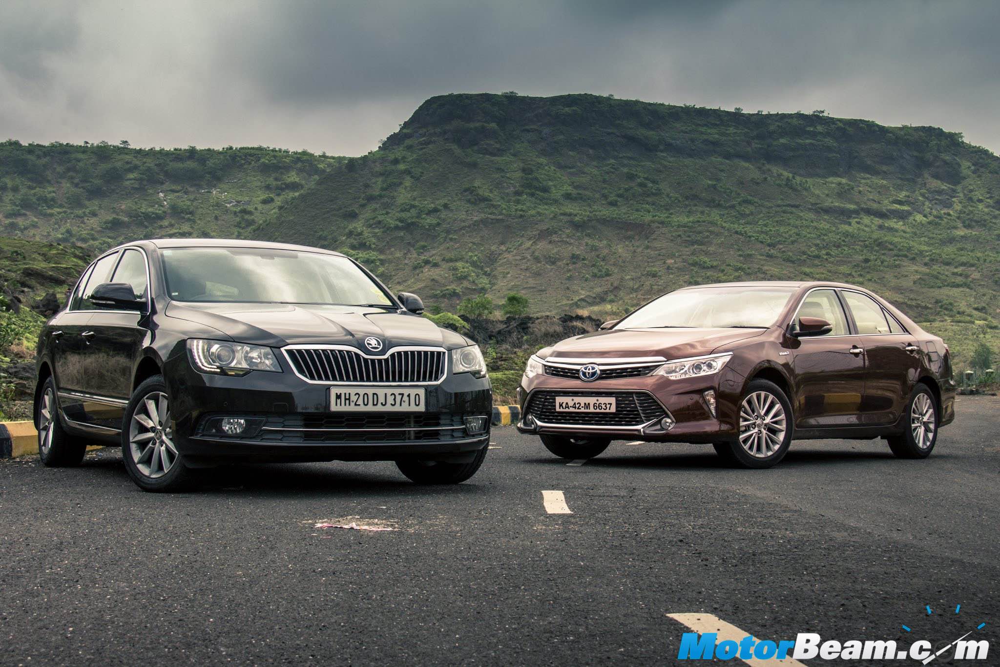 2015 Toyota Camry vs Skoda-Superb Review