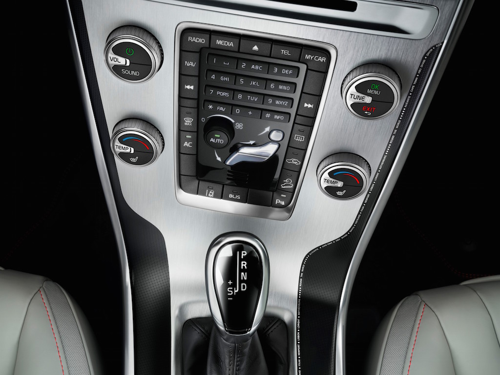 2015 Volvo V40 Centre Console