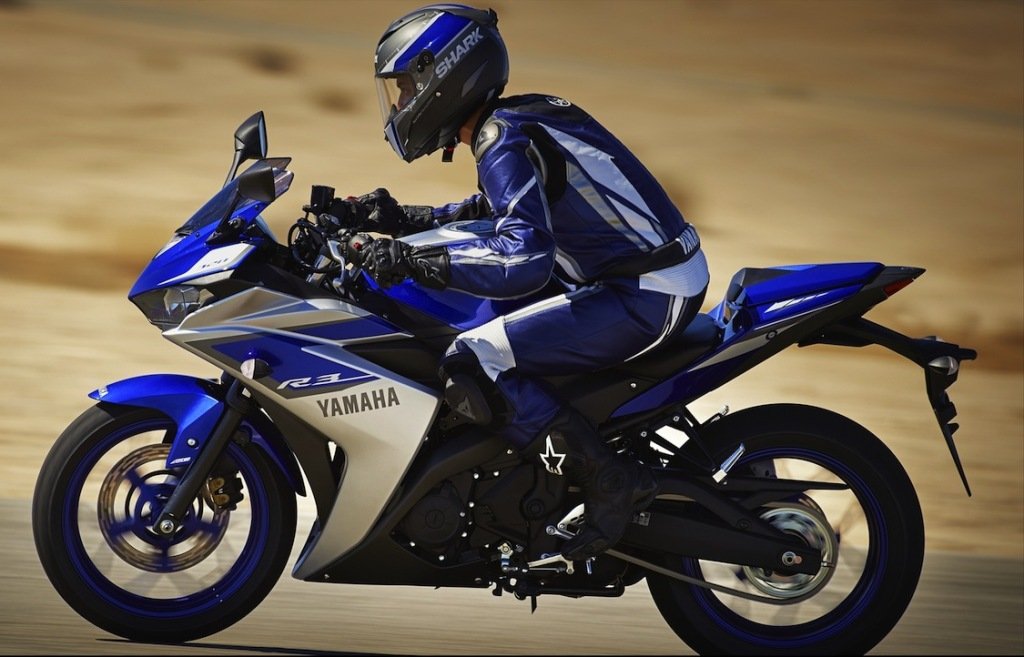 2015 Yamaha R3 Side