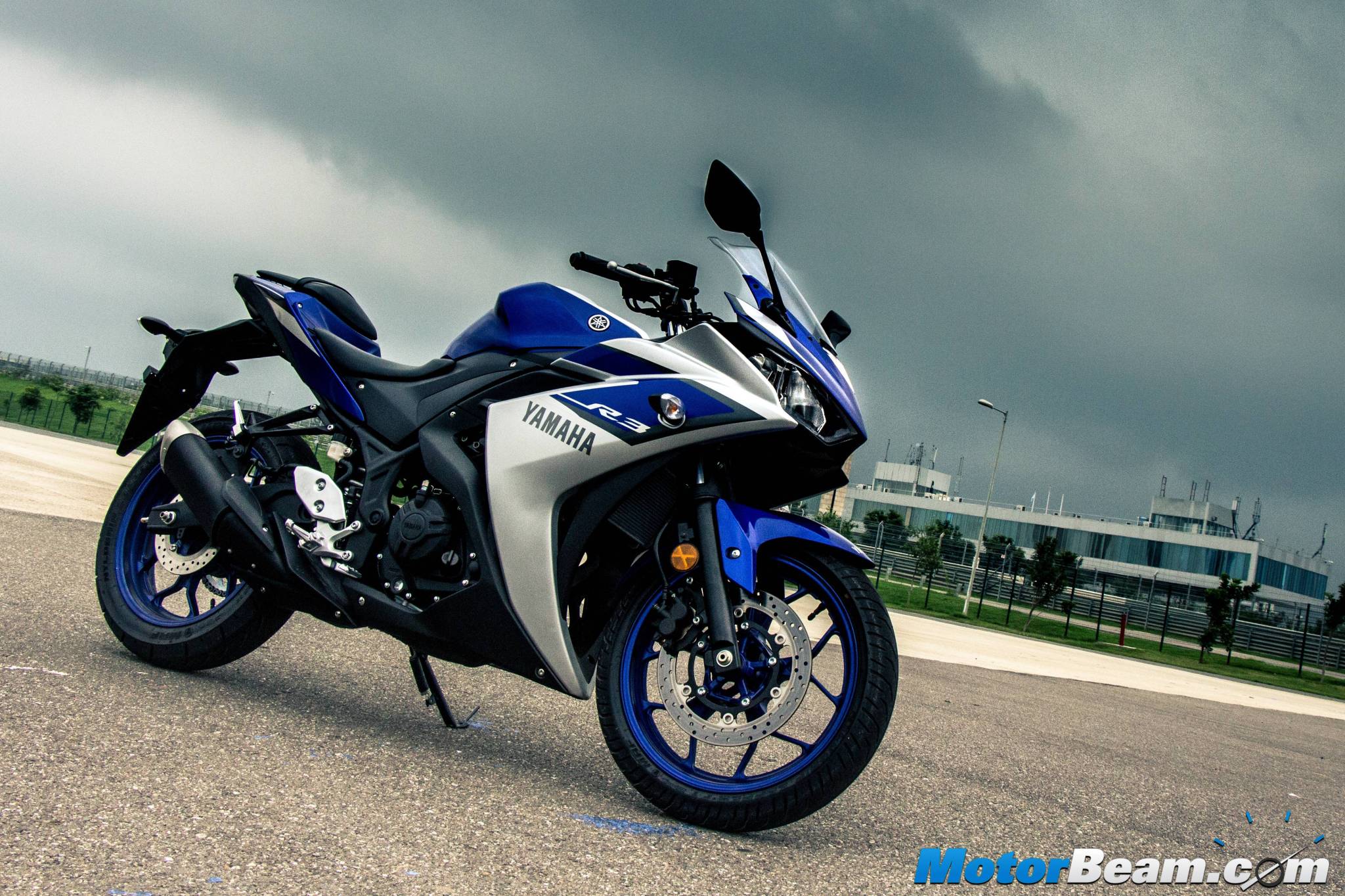 2015 Yamaha R3 Test Ride Review