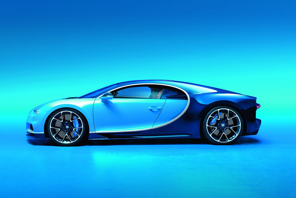 2016 Bugatti Chiron Side
