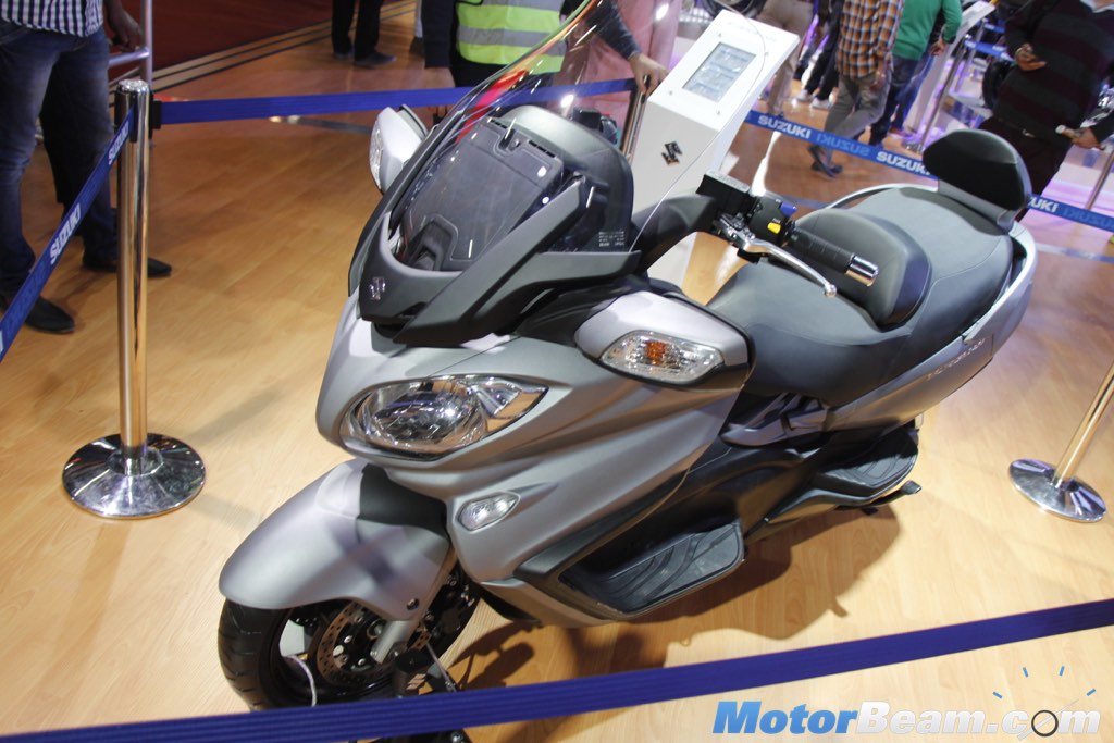 2016 Burgman 650 Front Side