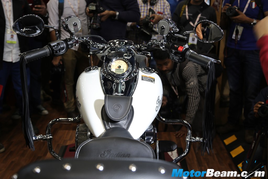 2016 Classic Chief White Fuel Tank
