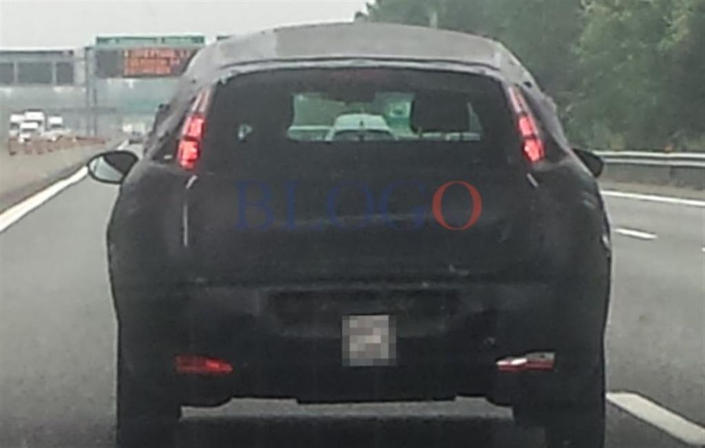 2016 Fiat Punto Spied Rear