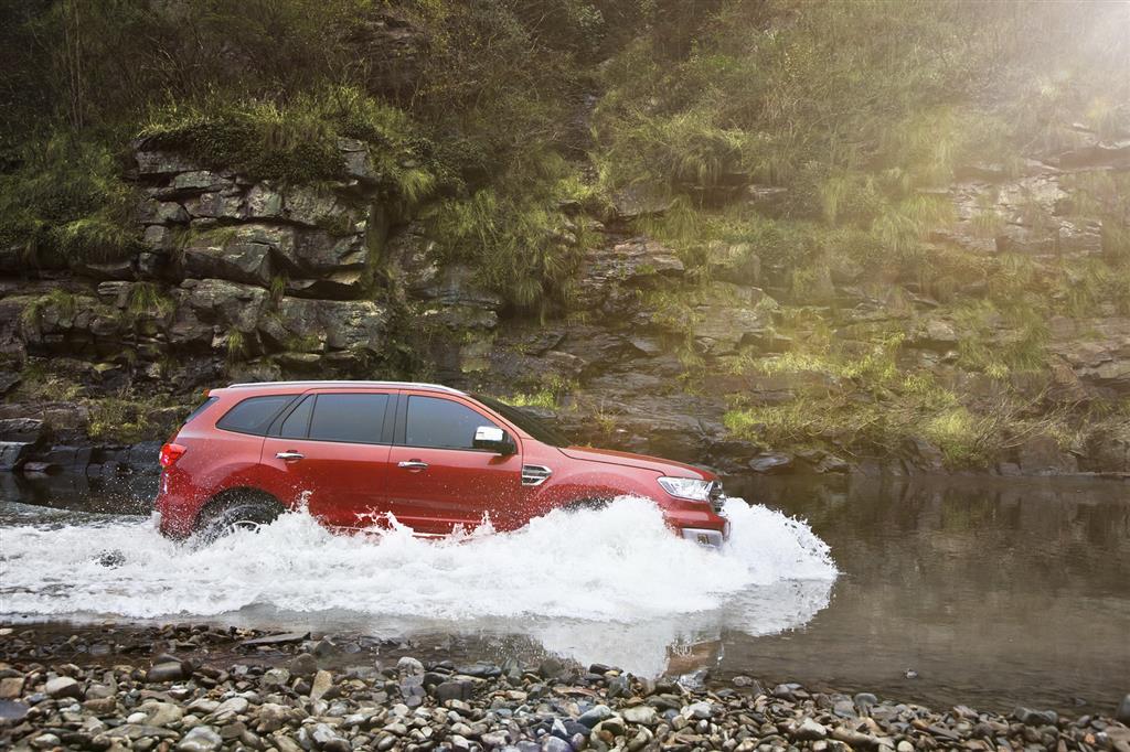 2016 Ford Endeavour Off-Road