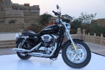 2016 Harley-Davidson 1200 Custom Side