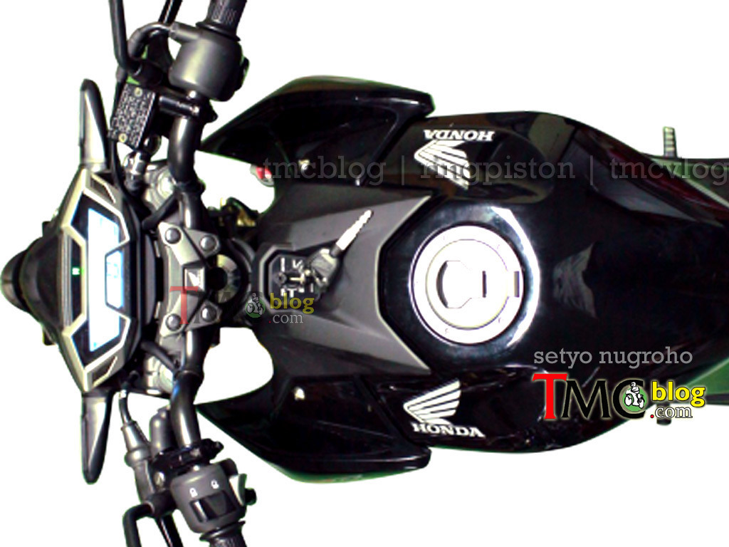 2016 Honda CB150R Instrument Console Leaked