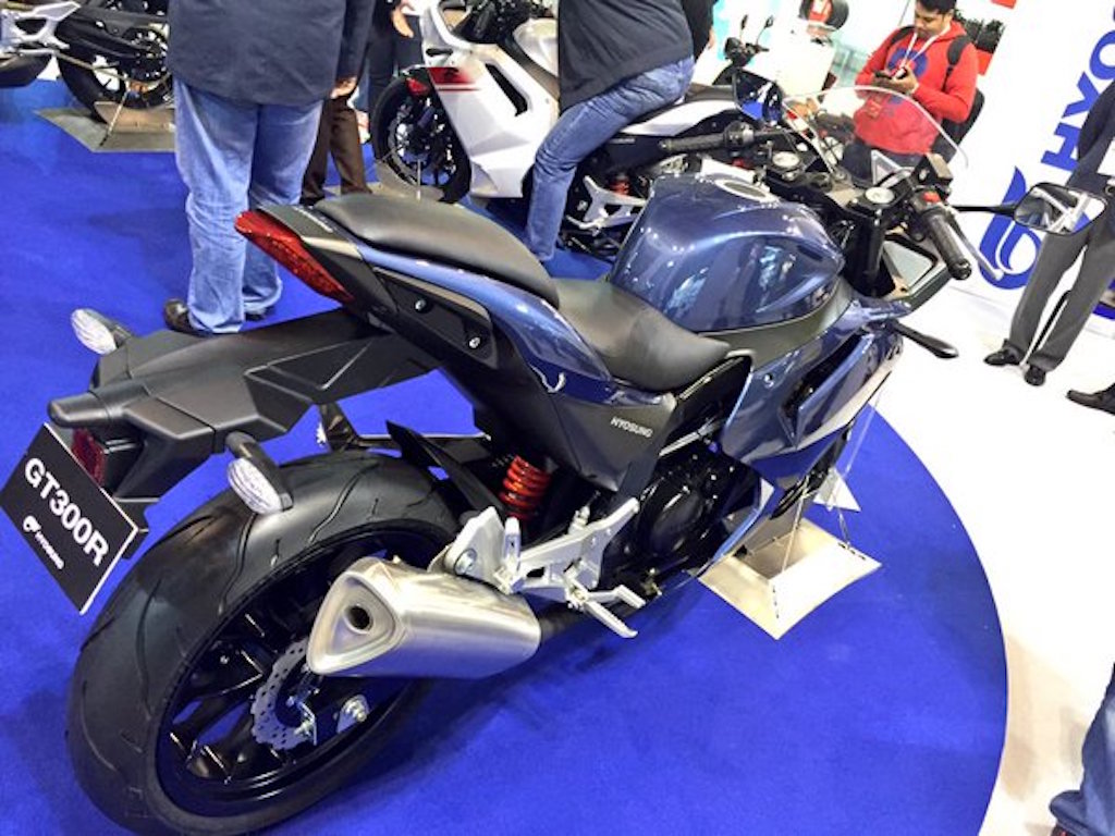 2016 Hyosung GT300R Unveil