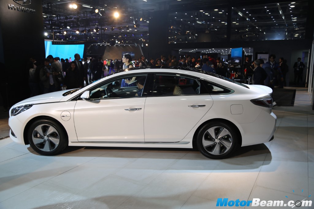 2016 Hyundai Sonata Hybrid Side